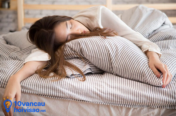Lúc Nào Cũng Thấy Buồn Ngủ Mặc Dù Ngày Ngủ Hơn 9 Tiếng