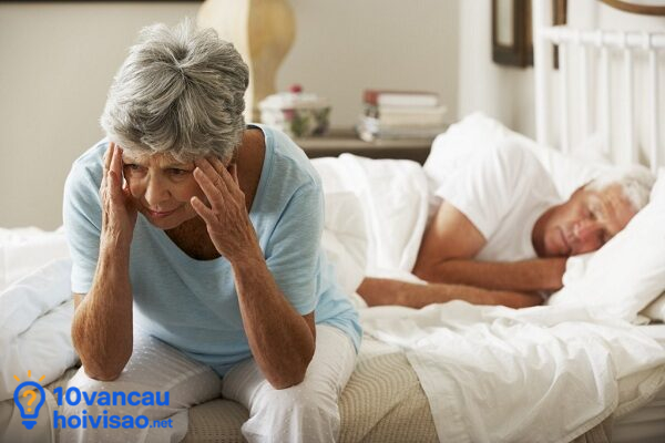 Người cao tuổi dễ bị mất ngủ