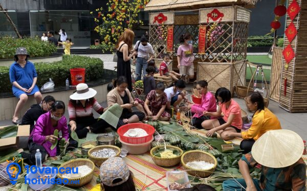 Gói Bánh Chưng Ngày Tết